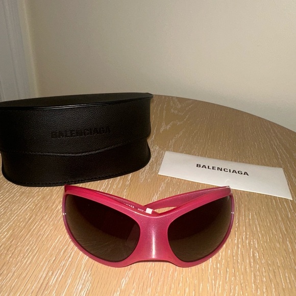 Balenciaga Pink Oversized Cat Eye Sunglasses - Picture 6 of 8